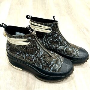 Converse snake skin print Run Star